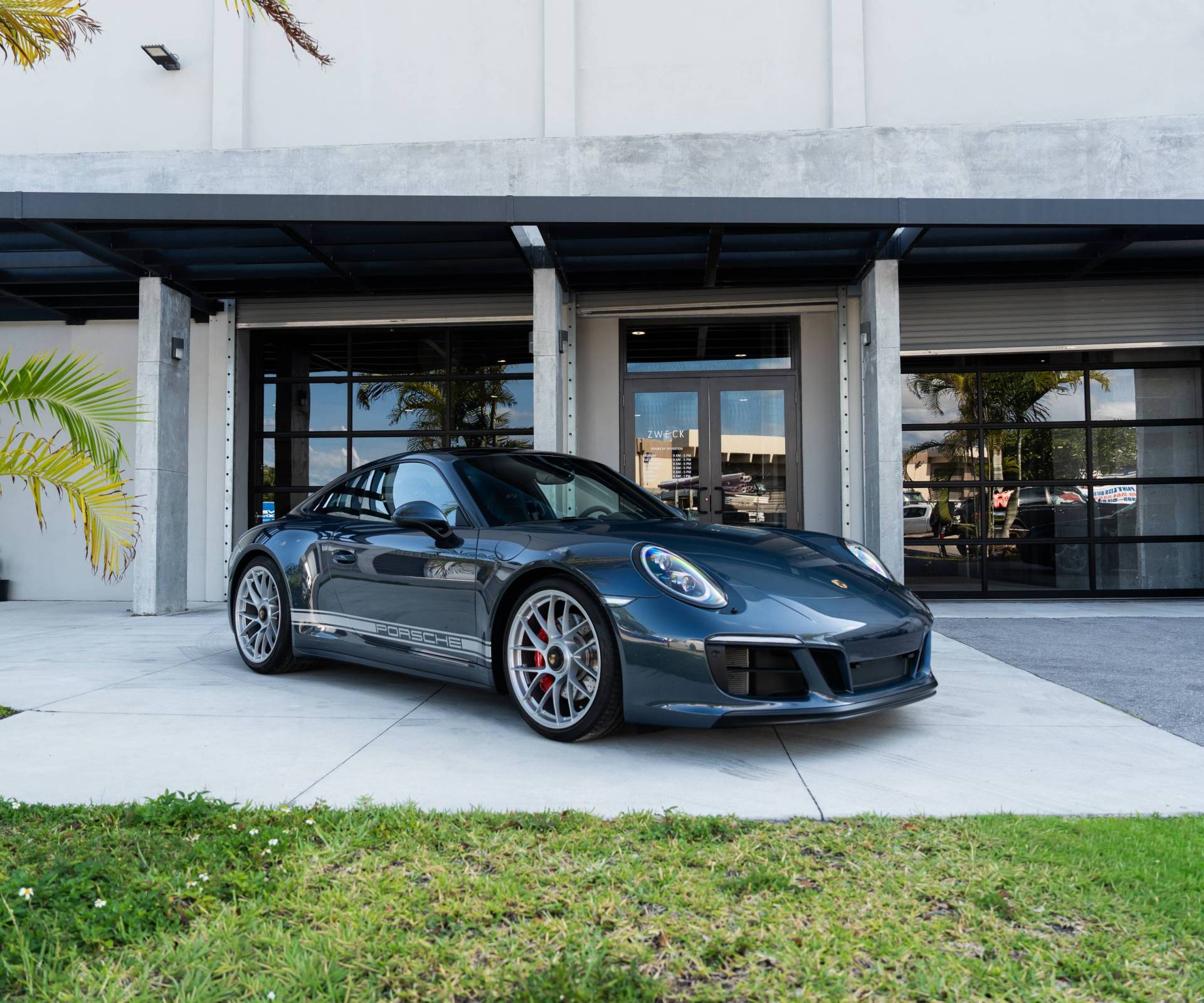 2017 Porsche 911 Carrera GTS